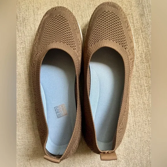 Brown Knit Slip-On Shoes Sz 10.5 - Picture 2 of 6